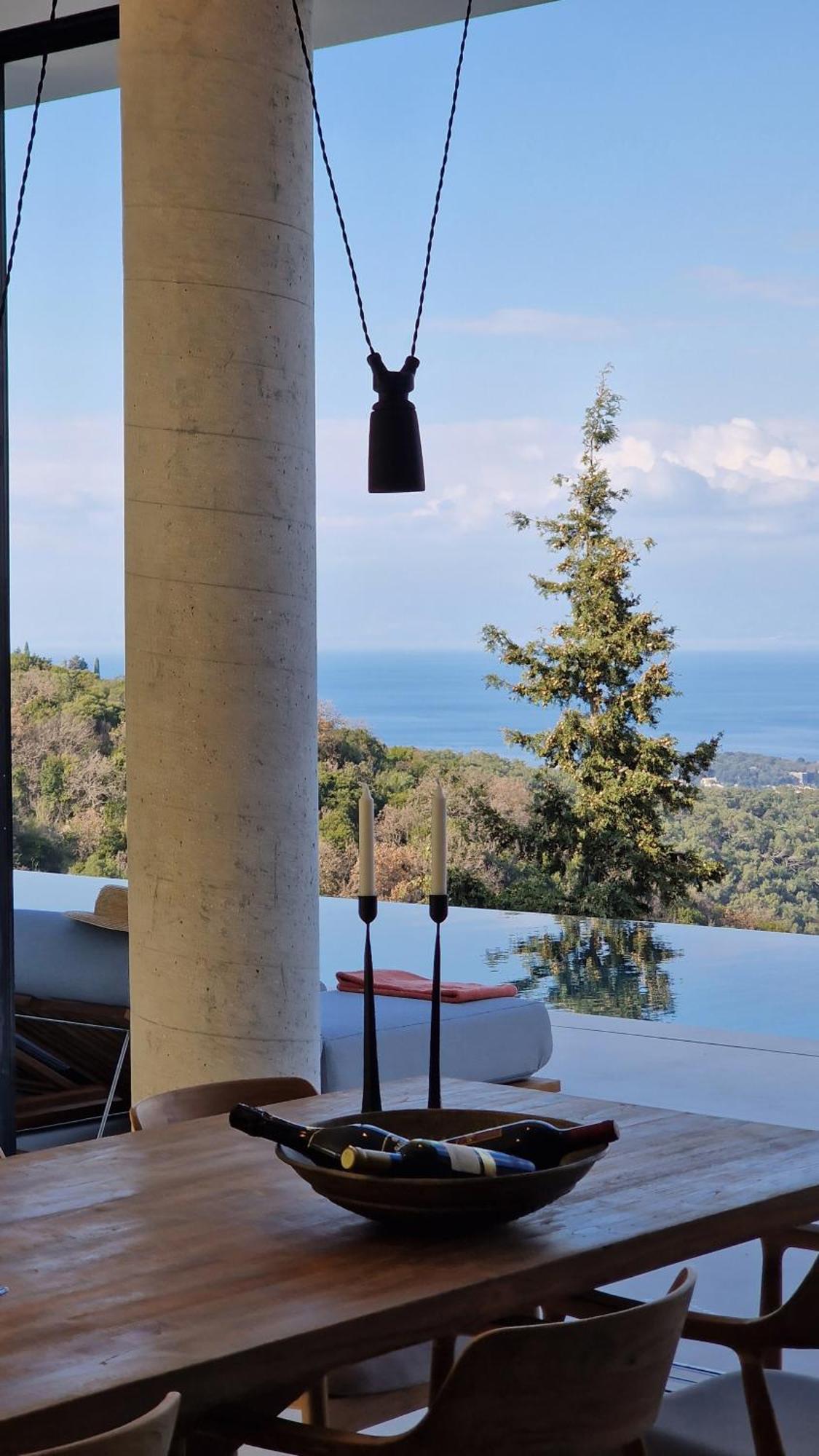 Orama Corfu * Karyotikon